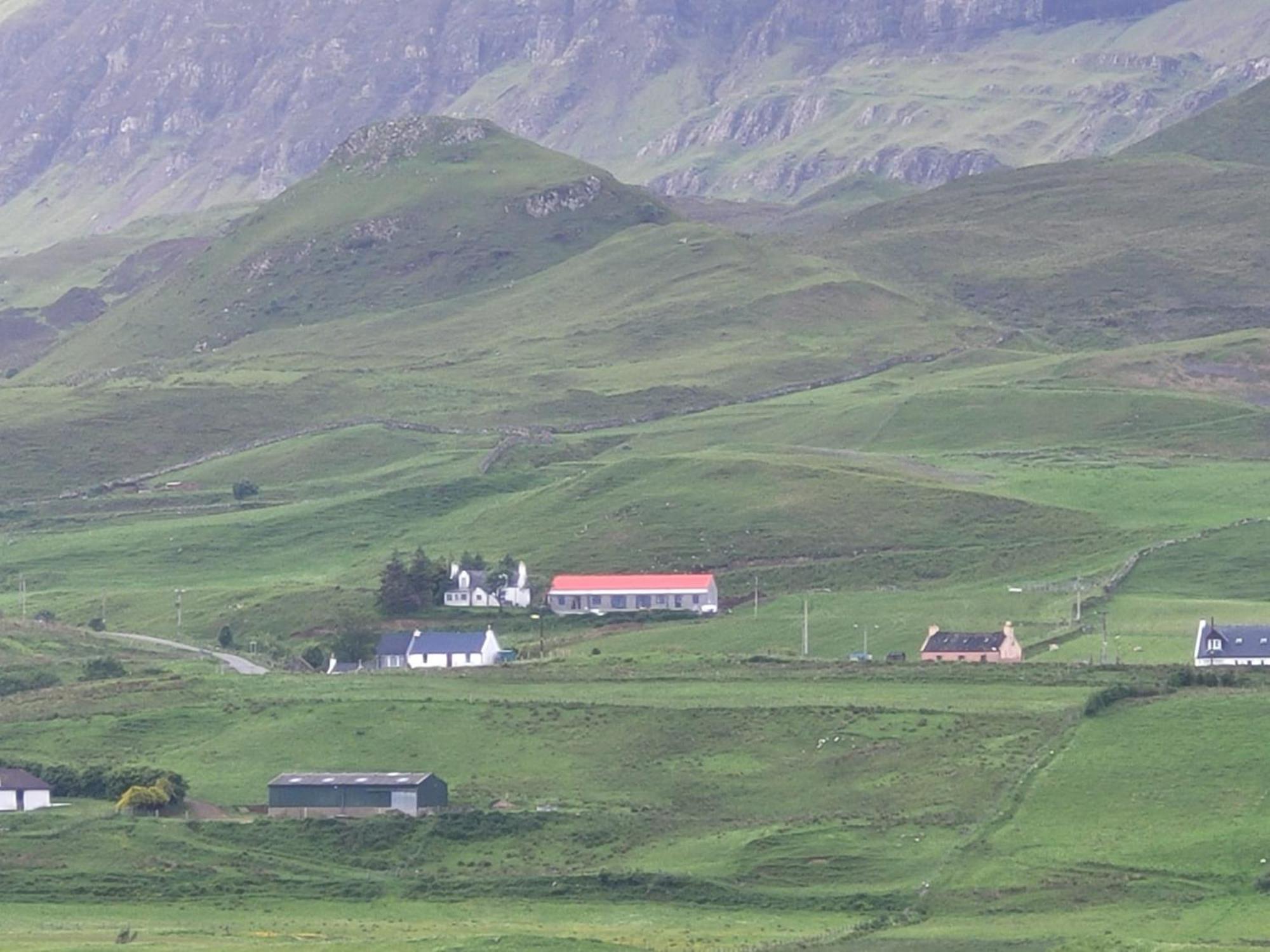 Skye Stays Staffin Exterior foto